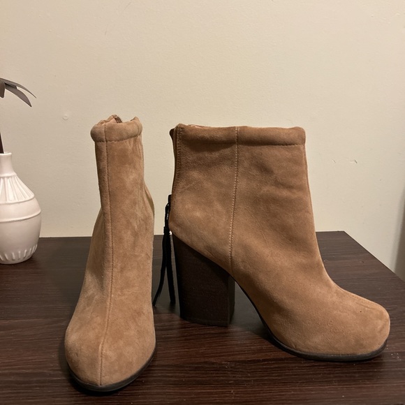 Jeffrey Campbell Rumble - Picture 2 of 5